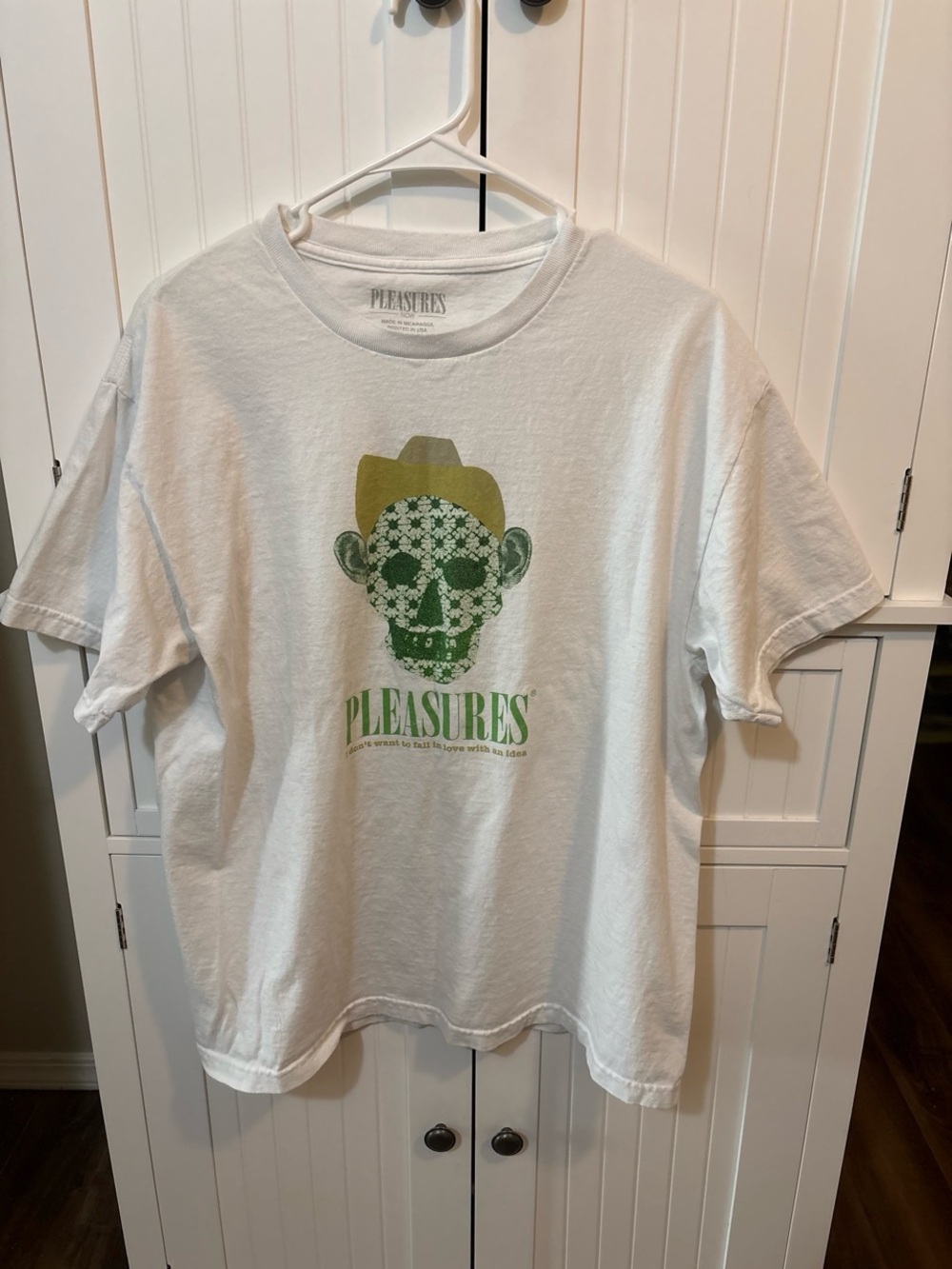 Y2K Grunge PLEASURES Skull Graphic Tee Size L White Streetwear Skate Punk Shirt